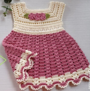 hermoso vestido para bebé a crochet